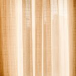 Zasłony z lnu czy zasłony zaciemniające
