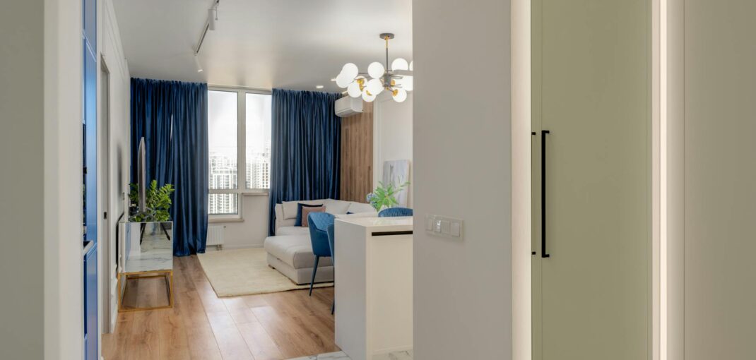 Jak dbać o rolety i karnisze, by służyły przez lata?