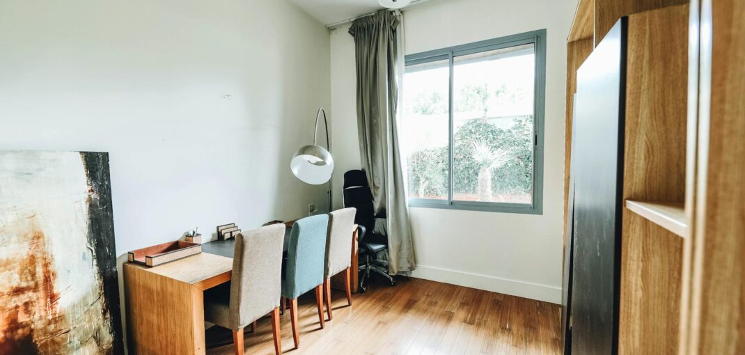 Karnisze metalowe czy drewniane - które wybrać