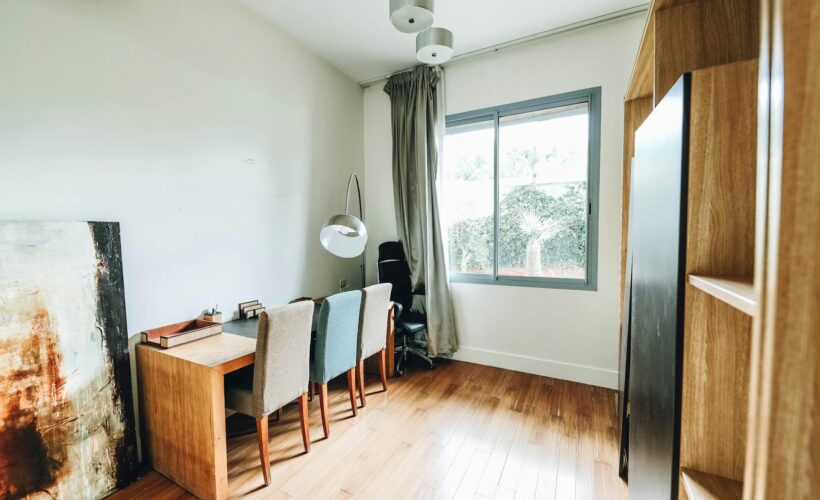 Karnisze metalowe czy drewniane - które wybrać